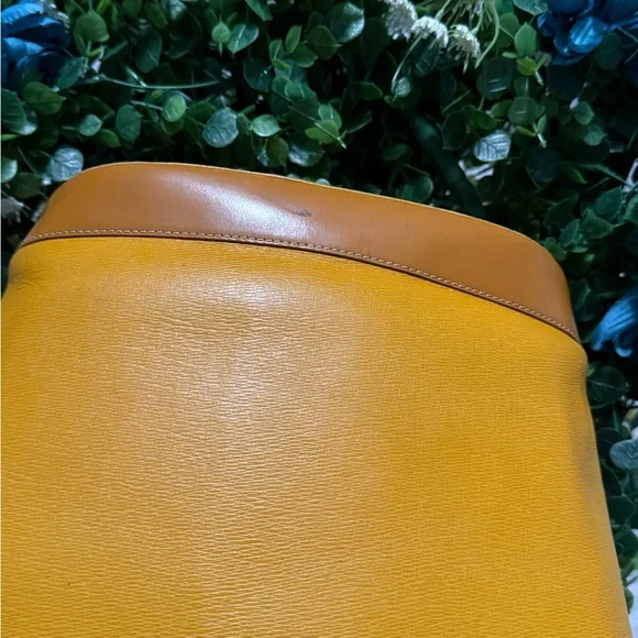 Vintage Burberrys Mustard Leather Satchel – Equestrian Knight - Picture 15 of 16